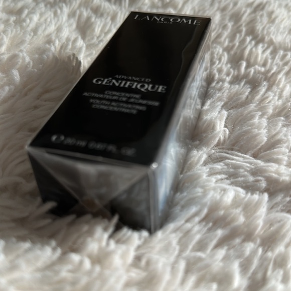 New in box ADVANCED GÉNIFIQUE FACE SERUM 0.67 Fl oz 20 ml sealed - Picture 6 of 6